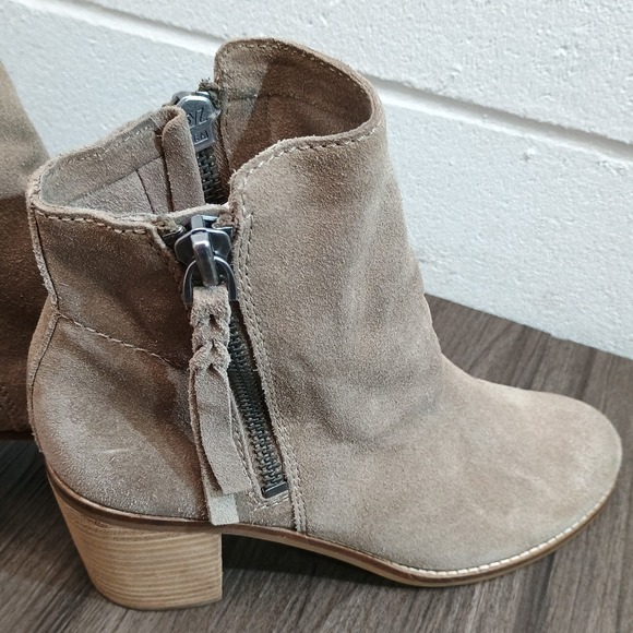 Dolce Vita Western Taupe Suede Side Zip 3 Inch Block Heel Ankle Boots Women's 8M - Picture 5 of 9